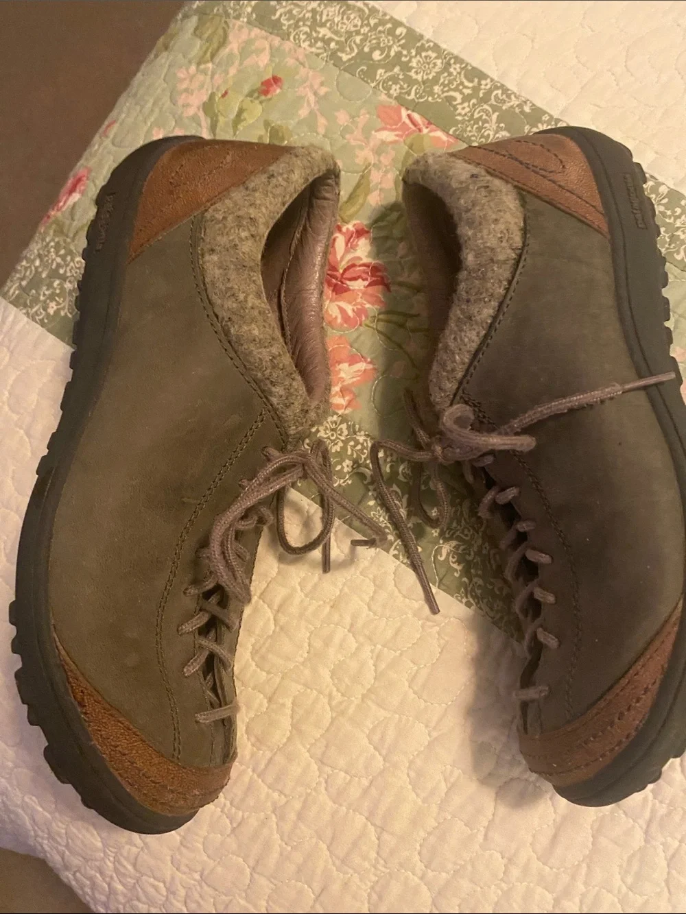 Quality Patagonia leather/nubuck/woolen hiking sneaker